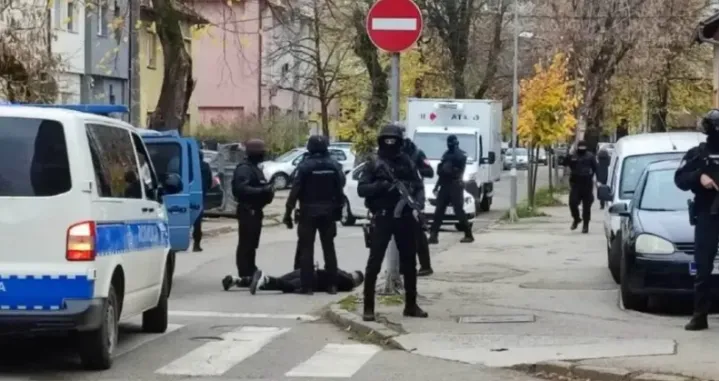 Žandarmerija oborila na pod Crnogorca/Mondo//