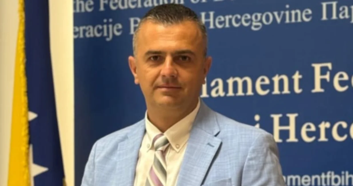 Amar Hadžiomerović, Nezavisni odbor/