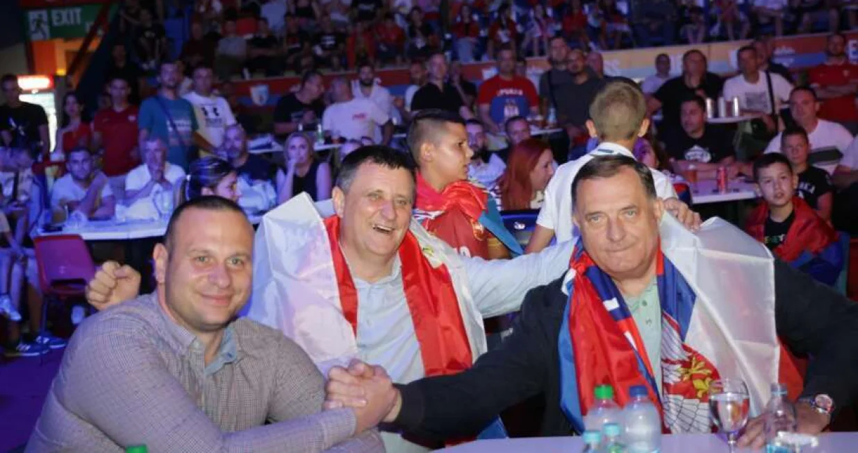 &Scaron;obot, Đajić i Dodik na predizbornom skupu partije/