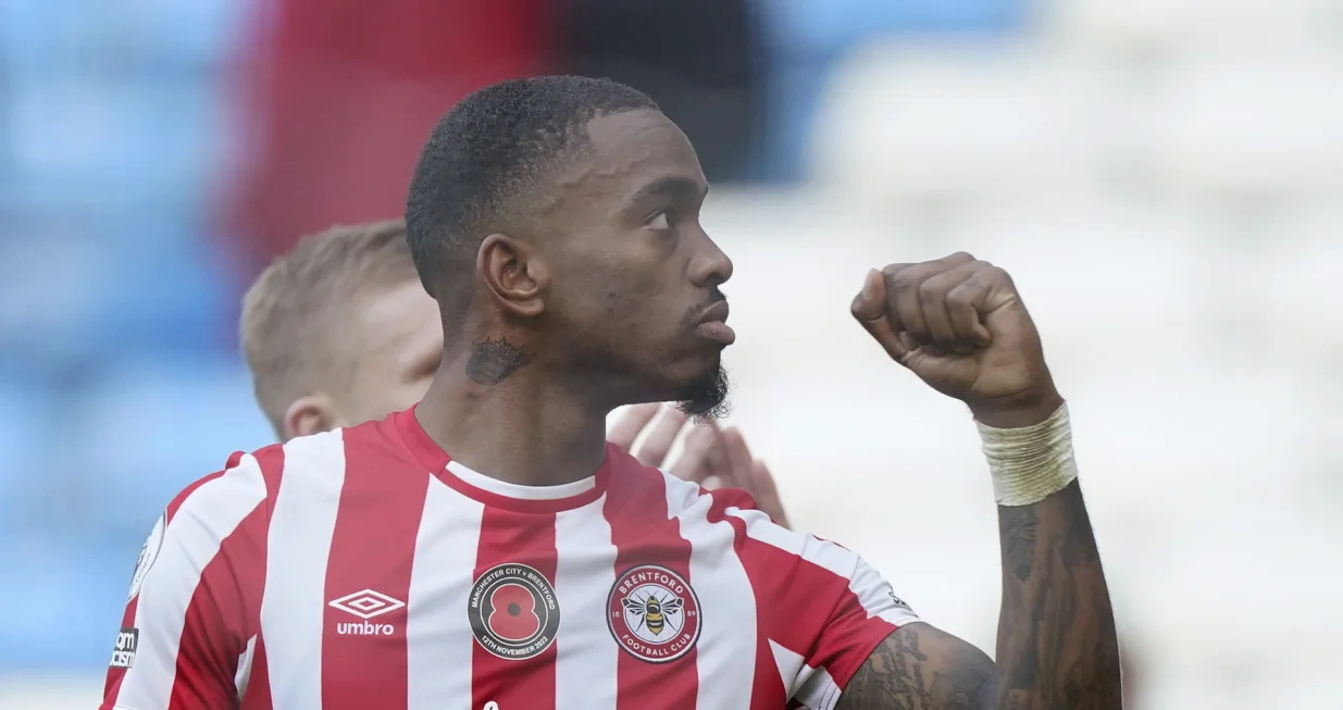 epa10301732 Ivan Toney of Brentford reacts after the English Premier League soccer match between Manchester City and Brentford FC in Manchester, Britain, 12 November 2022. EPA/Tim Keeton EDITORIAL USE ONLY. No use with unauthorized audio, video, data, fixture lists, club/league logos or 'live' services. Online in-match use limited to 120 images, no video emulation. No use in betting, games or single club/league/player publications/Foto: Tim Keeton