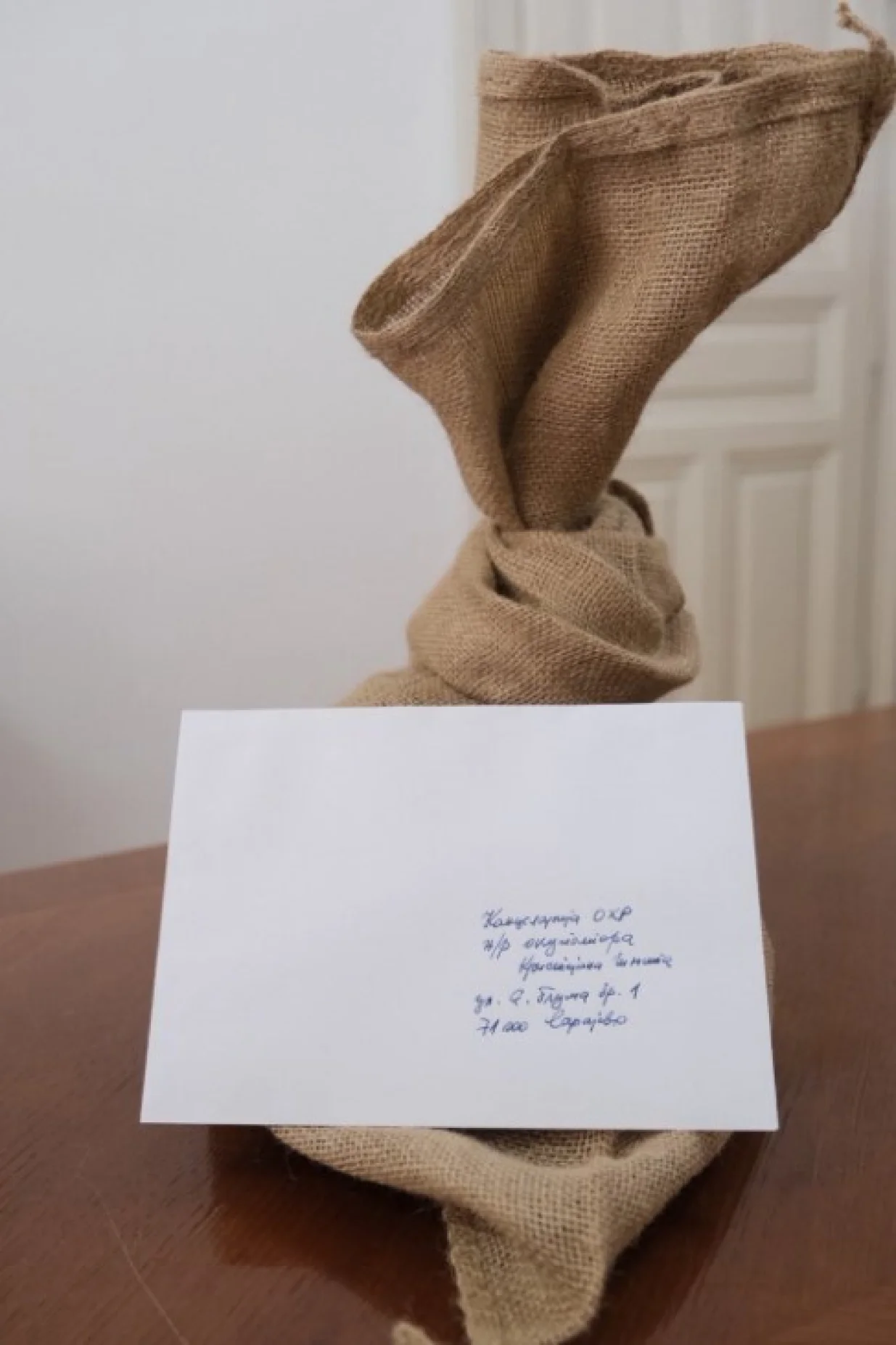 Nacistički šljem, Košarac pošao Schmidtu, skandalozan potez/Srna