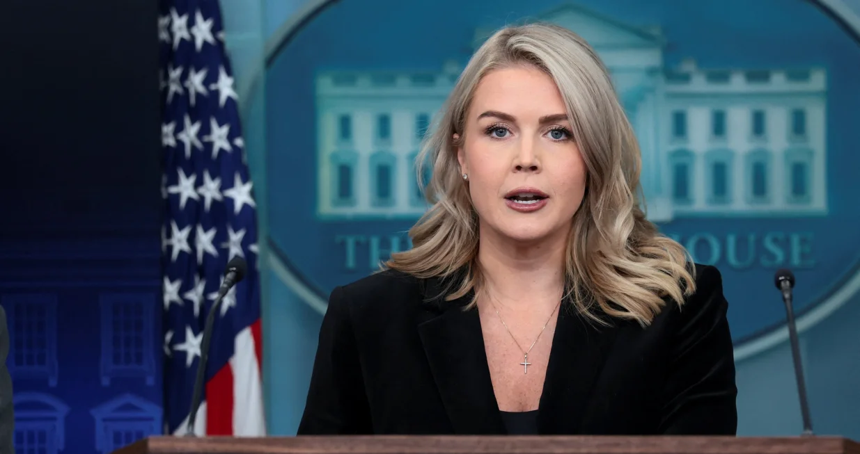 White House Press Secretary Karoline Leavitt holds a press briefing at the White House in Washington, D.C., U.S., November 20, 2025. REUTERS/Evelyn Hockstein/Evelyn Hockstein
