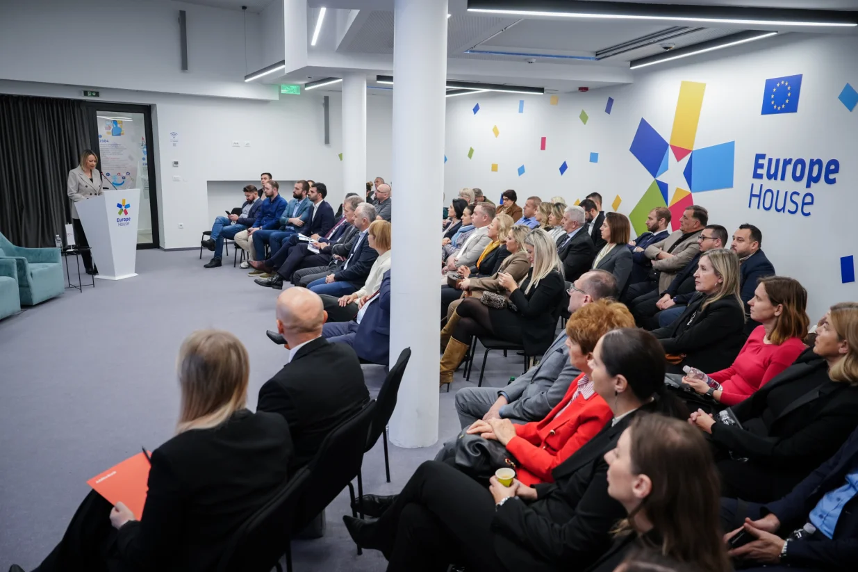 Povezivanje tržišta BiH i Hrvatske	Sarajevo domaćin događaja o umjetnoj inteligenciji i transformaciji javne uprave i gospodarstva/Nidal Saljic