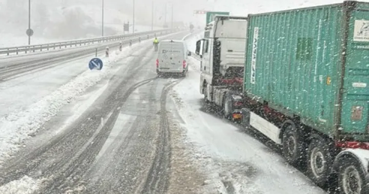 snijeg, autoput, otežan saobraćaj/Viber/Viber