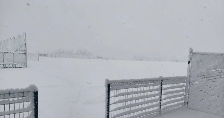 Pomoćni stadion FK Slavija pod snijegom/Foto: 