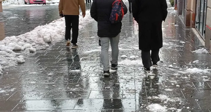 Snijeg pada na asfalt/Amiri Papić/Oslobođenje/