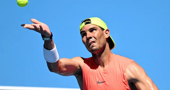 epa10391440 Rafael Nadal of Spain in action during an Australian Open practice session at Melbourne Park in Melbourne, Australia, 06 January 2023. EPA/MORGAN HANCOCK AUSTRALIA AND NEW ZEALAND OUT/Foto: Morgan Hancock