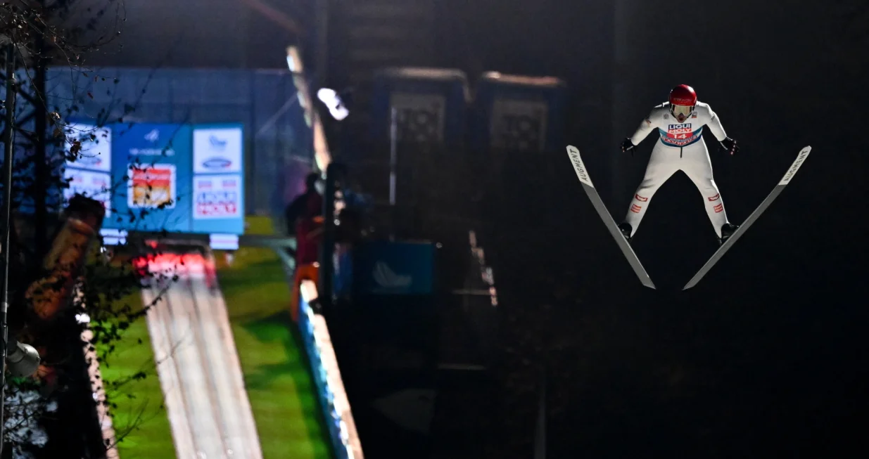 epa10392775 Manuel Fettner of Austria in action during the final round for the fourth stage of the 71st Four Hills Ski Jumping Tournament in Bischofshofen, Austria, 06 January 2023. EPA/Christian Bruna/Foto: Christian Bruna