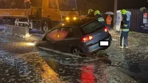 Automobil zaglavljen u bujici/Dalmacija Danas