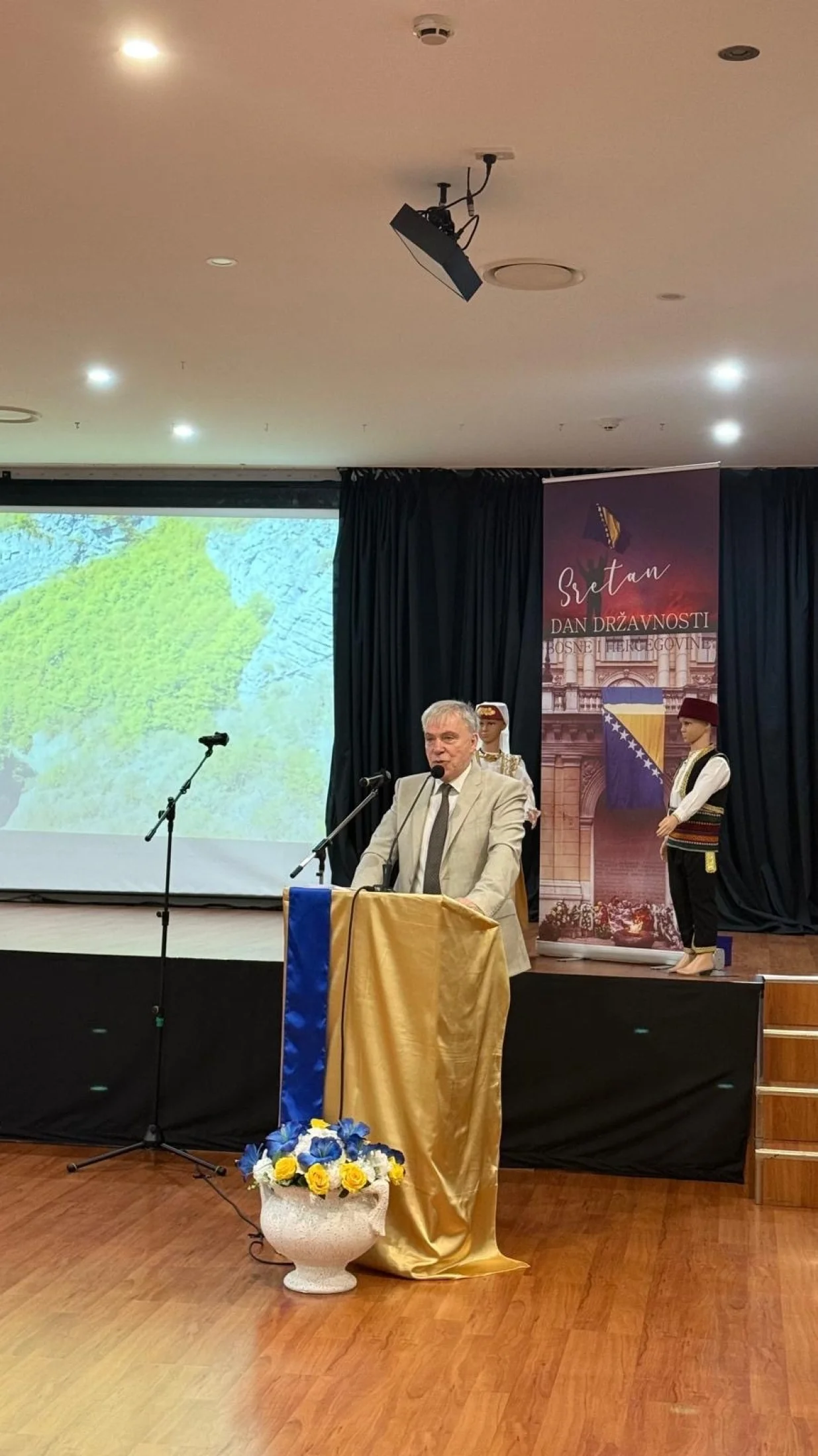 Amir &Scaron;ahinović; Dan državnosti BiH u Sydneyu//