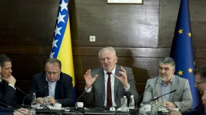 Sjednica Ekonomsko-socijalnog vijeća za teritoriju bh. entiteta Federacija BiH na kojoj su razmatrane odluke Vlade FBiH na poboljšanju standarda građana i smanjenju doprinosa na plate koje prelaze 1.000 KM/Samir Jordamović