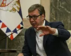 BEOGRAD, SRBIJA - 04. oktobar 2025: Predsjednik Srbije Aleksandar Vučić sastao se s evropskim hrvačkim šampionom Aleksandrom Komarovim (Filip Stevanovic - Anadolu Agency)/