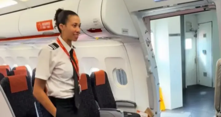 Pilotkinja, avion, specijalni gost, prevozila majku/Prtsc