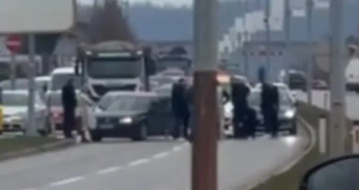 Građani pritekli u pomoć/Printscreen/Facebook//