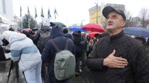 Protest uposlenika Radiotelevizije Bosne i Hercegovine (BHRT) počeo je ispred zgrade Parlamentarne skupštine Bosne i Hercegovine/Senad Gubelić