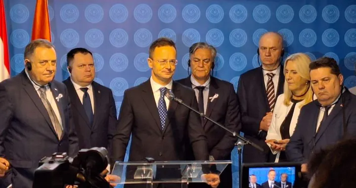 Mađarski ministar inostranih poslova Peter Sijarto ocijenio je danas u Banjoj Luci da su zemlje Zapadnog Balkana spremne za evropske integracije i da Mađarska podržava takvu politiku/Tijana Grujić