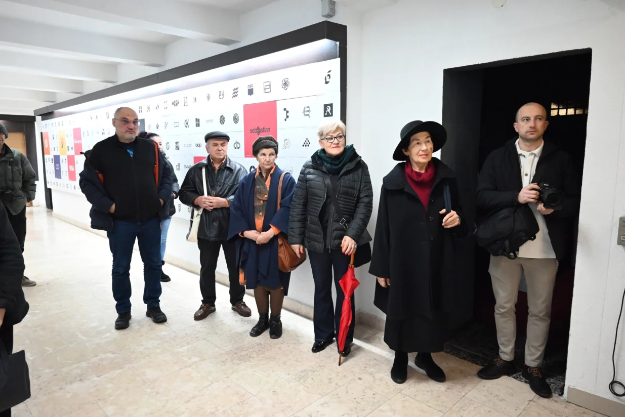 Izložba "Yugo logo" na Avnoj Festu/