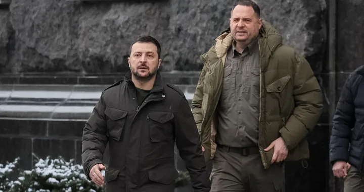 FILE PHOTO: Ukraine's President Volodymyr Zelenskiy and Head of the Presidential Office Andriy Yermak walk, amid Russia's attack on Ukraine, in Kyiv, Ukraine January 22, 2024. REUTERS/Gleb Garanich/File Photo/Gleb Garanich