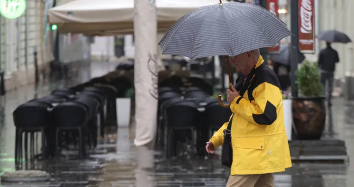 Novembar vrijeme hladno i kišno/Senad Gubelić