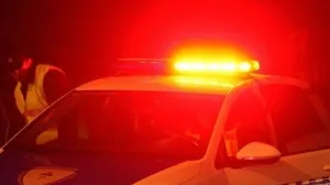 MUP RS, policijsko auto, policajac, noć/