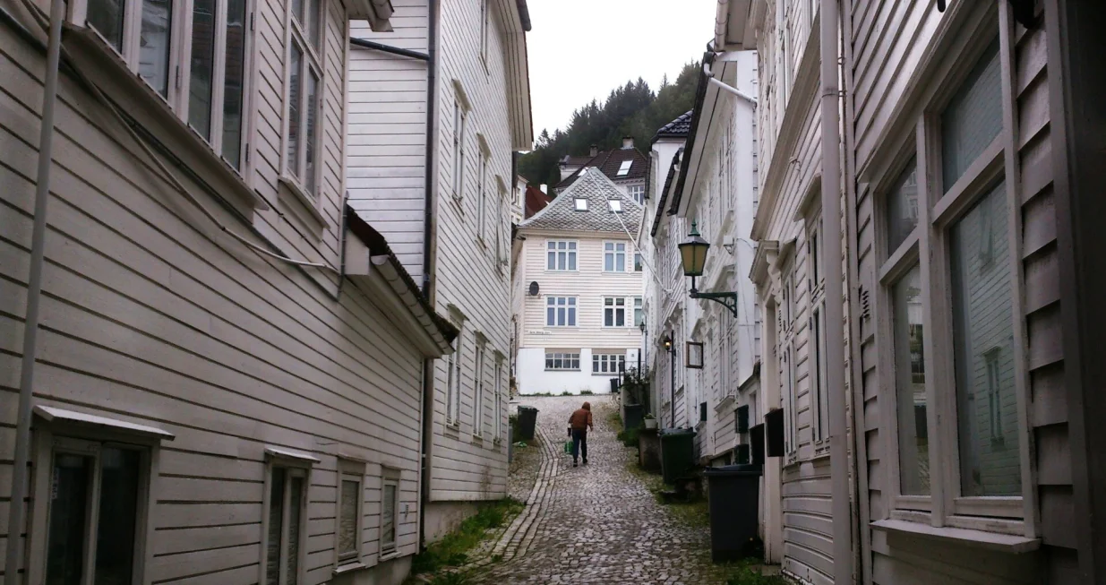 norveška, hodanje, šetnja, ulica, selo, grad, skandinavija/J Williams