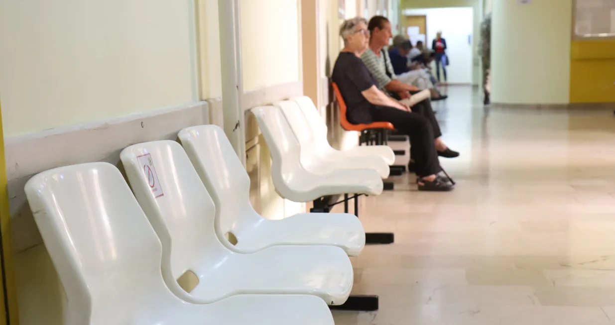 Dom zdravlja Centar čekaonica specijalistički/Senad Gubelić