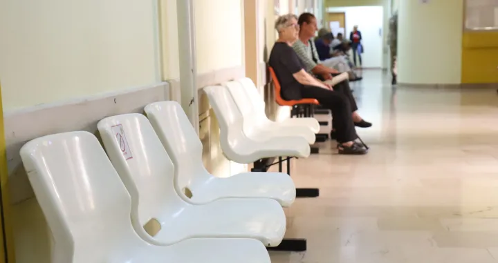 Dom zdravlja Centar čekaonica specijalistički/Senad Gubelić