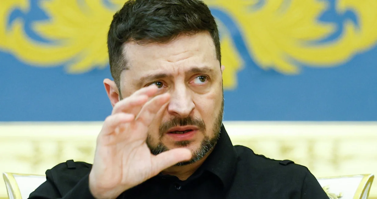 Ukraine's President Volodymyr Zelenskiy speaks as he answers a question during a meeting with the media, amid Russia's attack on Ukraine, in Kyiv, Ukraine, November 7, 2025. REUTERS/Valentyn Ogirenko/Valentyn Ogirenko