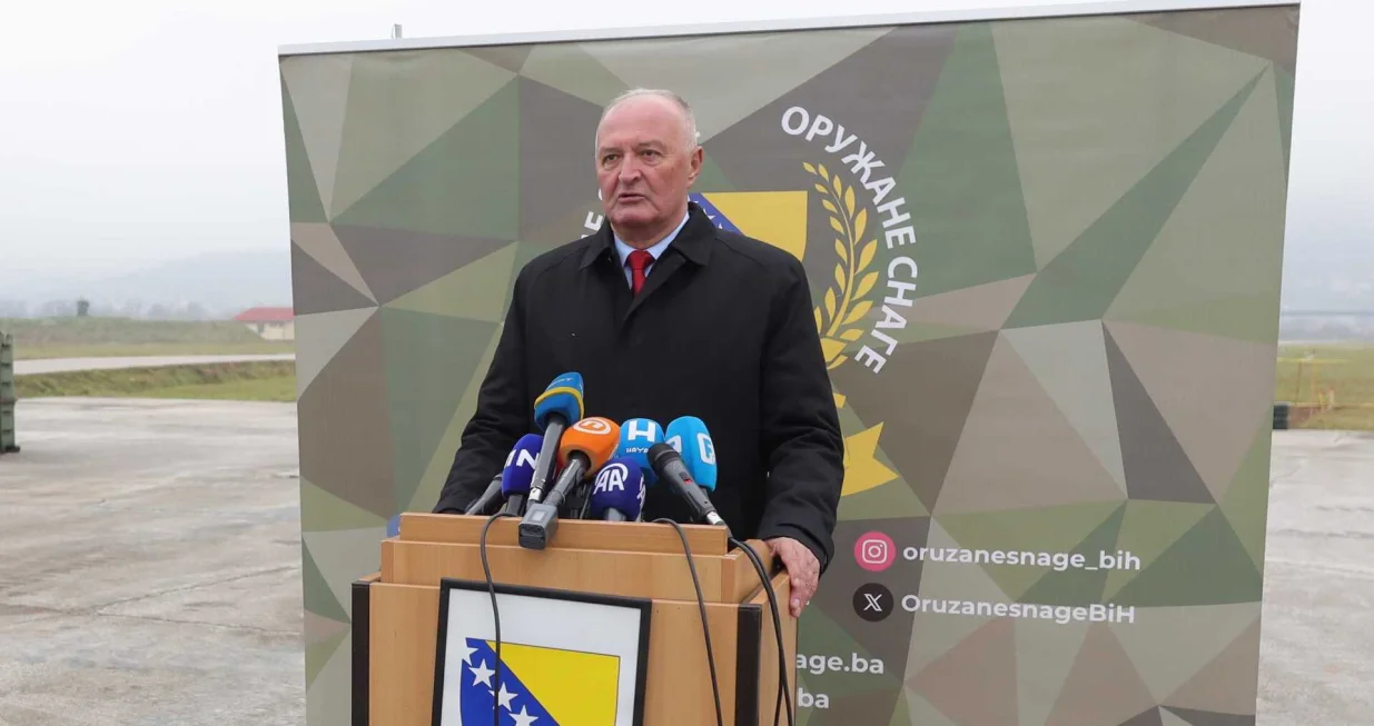 Zukan Helez, ministar odbrane BiH, Dan Oružanih snaga BiH, kasarna Rajlovac/Senad Gubelić