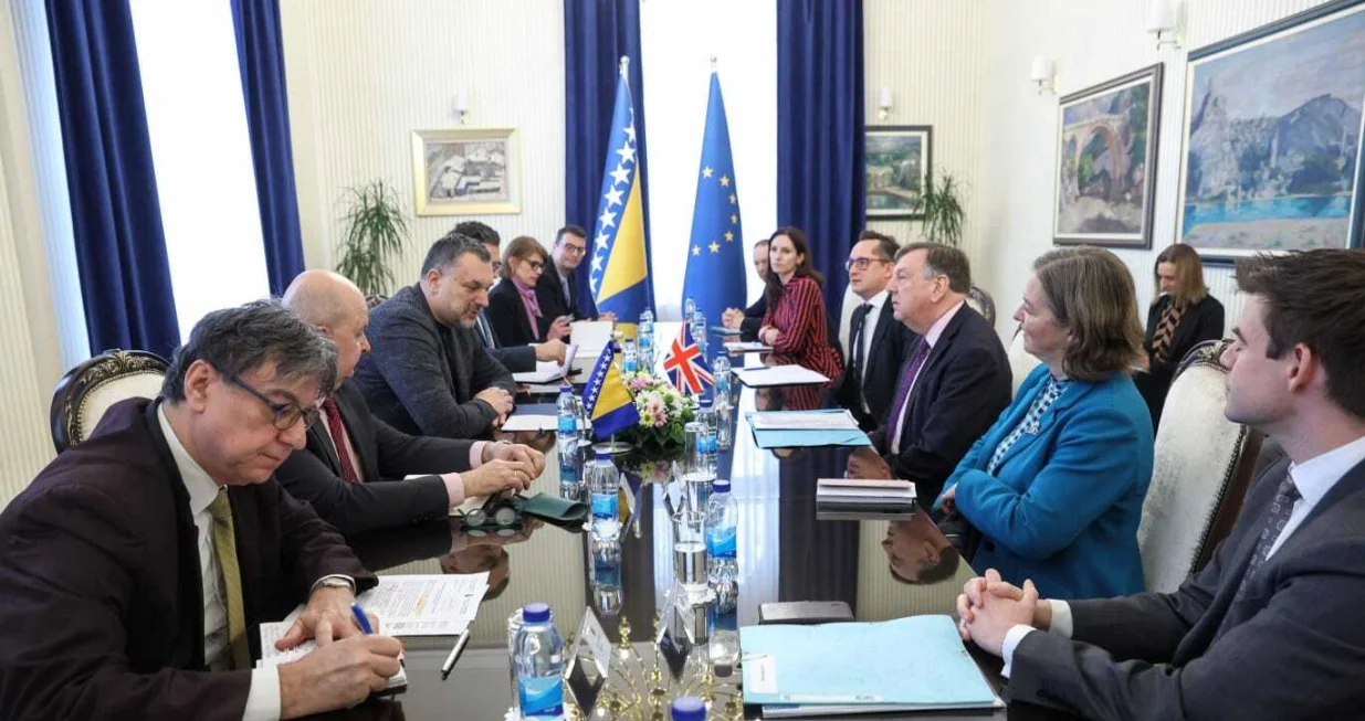 Elmedin Konaković sa delegacijom Odbora za vanjsku politiku Parlamenta Ujedinjenog Kraljevstva Velike Britanije i Sjeverne Irske koju je predvodio član parlamenta Sir John Whittingdale//