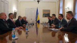 Denis Bećirović s delegacijom Udruženja generala Bosne i Hercegovine//