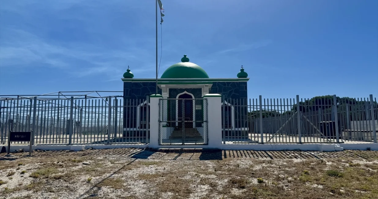 Otok Robben, gdje je Nelson Mandela, ikona borbe protiv aparthejda, proveo 18 od ukupno 27 godina zarobljeni&scaron;tva, i dalje predstavlja jedno od najvažnijih mjesta južnoafričke istorije i simbol tranzicije iz represije u demokratiju/Murat &Ouml;zg&uuml;r G&uuml;vendik