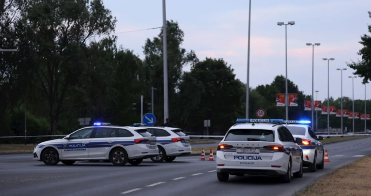 Ubistvo u Zagrebu, policija na mjestu događaja, MUP HR, hrvatska policija, policijska traka, uviđaj, policijski automobili/Index.hr