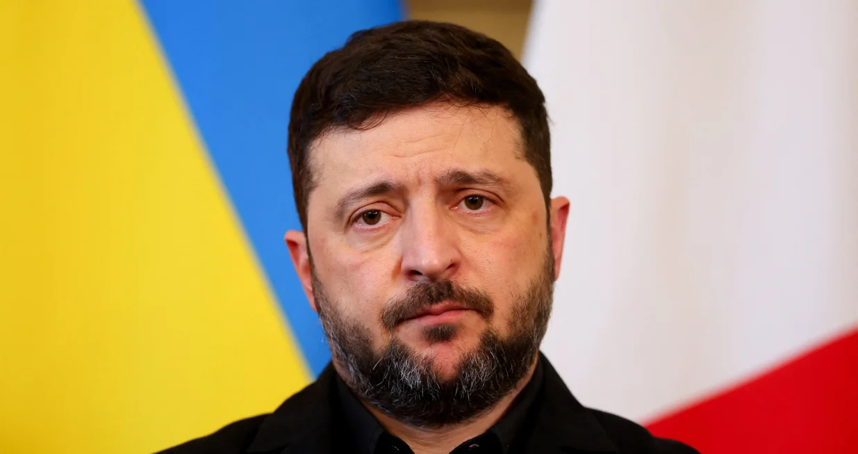 Ukrainian President Volodymyr Zelenskiy meets with British Prime Minister Keir Starmer, French President Emmanuel Macron, and German Chancellor Friedrich Merz at 10 Downing Street, in London, Britain, December 8, 2025. REUTERS/Toby Melville/Pool/Toby Melville