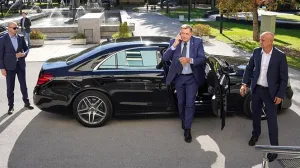 Dodik više nema pravo koristiti službeni automobil/