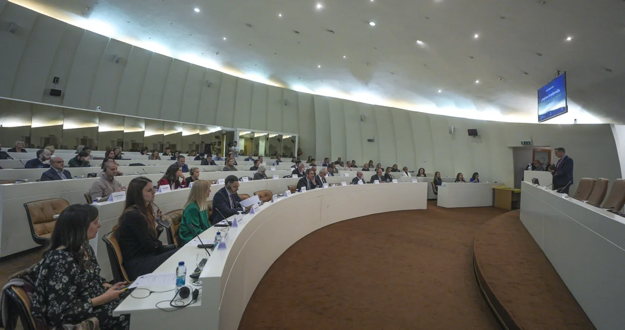 Sarajevo, BIH - 10. decembar 2025: Konferencija "Umjetna inteligencija, ljudska prava i sigurnost novinara" odr&Aring;&frac34;ana je danas u Parlamentarnoj skup&Aring;&iexcl;tini BiH, u Sarajevu, glavnom gradu Bosne i Hercegovine. (Sam&Auml;&plusmn;r Jordamov&Auml;&plusmn;c - Anadolu Agency)/Samir Jordamović/anadolija