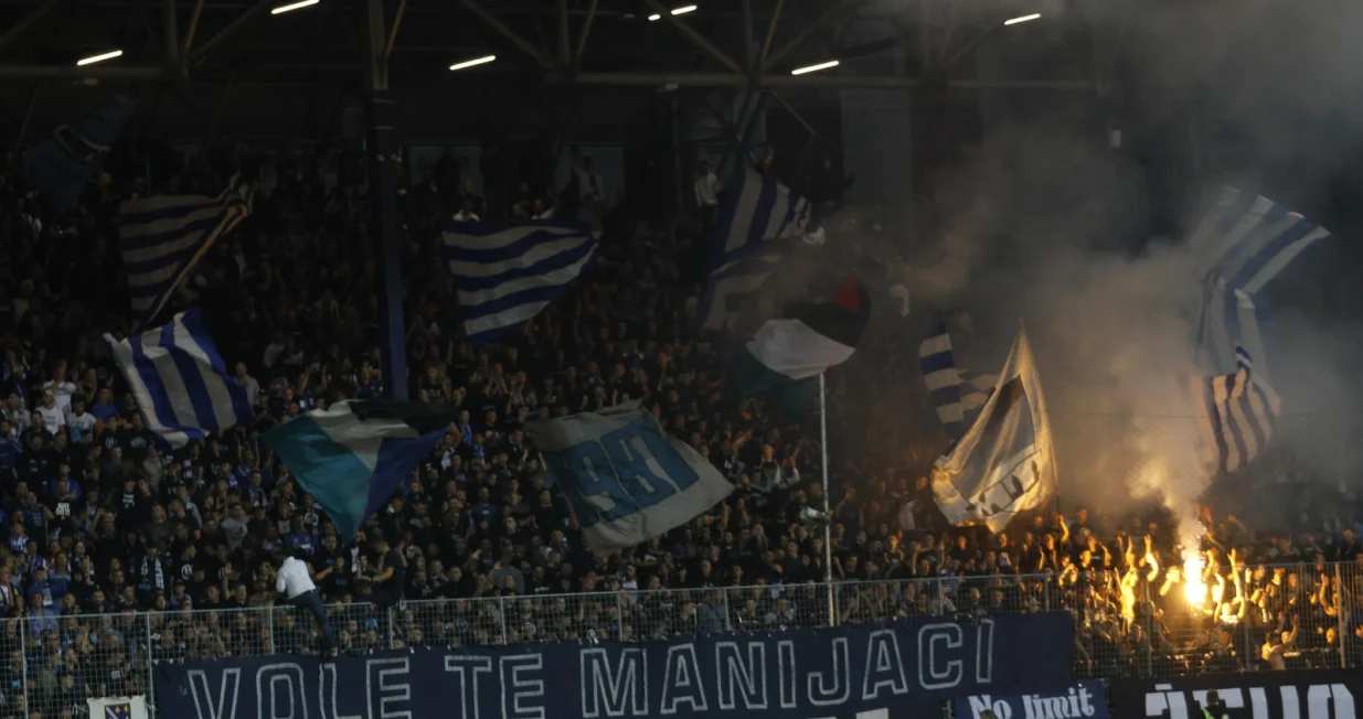 Manijaci na derbiju/Foto: 