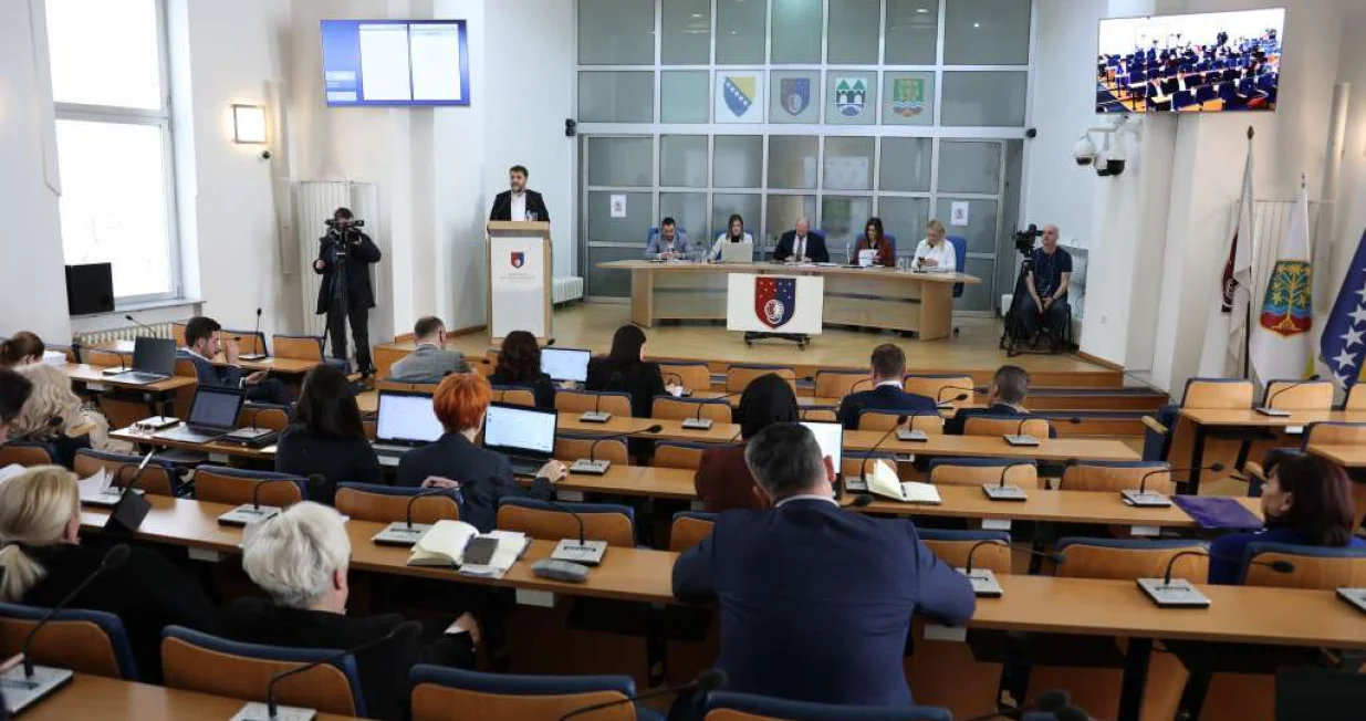 Skup&scaron;tina Kantona Sarajevo/Fena