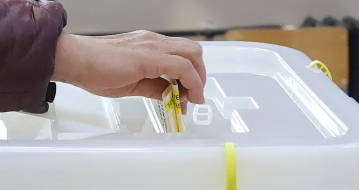 Prijevremeni izbori za predsjednika Republike Srpske. Istočno Sarajevo - Lukavica glasanje/Senad Gubelić