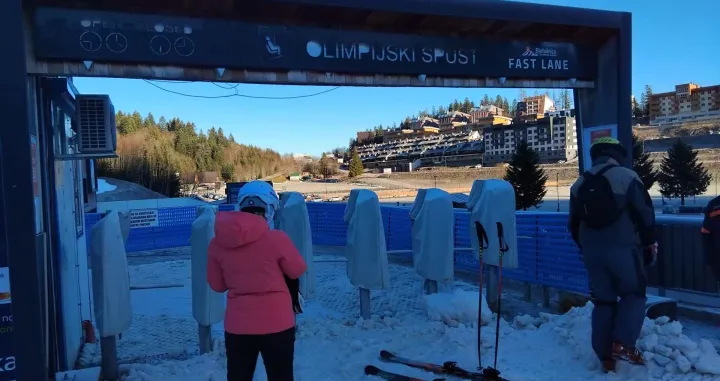 bjelašnica skijaši, malo snijega/Tanja Cerić