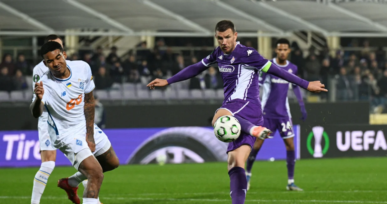 Soccer Football - UEFA Conference League - Fiorentina v Dynamo Kyiv - Stadio Artemio Franchi, Florence, Italy - December 11, 2025 Fiorentina's Edin Dzeko in action REUTERS/Jennifer Lorenzini/Foto: Jennifer Lorenzini