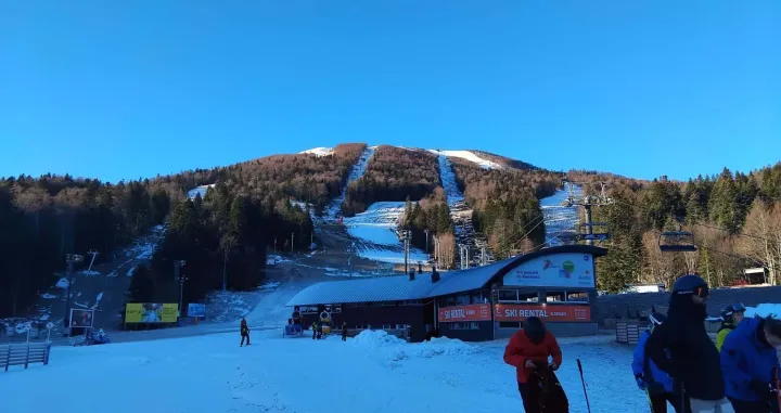 bjela&scaron;nica skija&scaron;i, malo snijega/Tanja Cerić