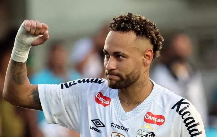 Soccer Football - Brasileiro Championship - Santos v Cruzeiro - Estadio Urbano Caldeira, Santos, Brazil - December 7, 2025 Santos' Neymar celebrates after the match REUTERS/Thiago Bernardes  TPX IMAGES OF THE DAY/Foto: Thiago Bernardes