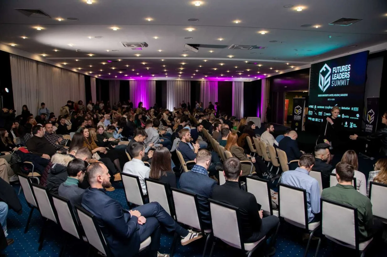 U Sarajevo stižu svjetski naučnici porijeklom iz BiH Najveća konferencija za mlade na zapadnom Balkanu - Futures Leaders Summit (FLS) u organizaciji Fondacije budućnosti u BiH (BH Futures Foundation), bit će upriličena od 19. do 21. decembra u Sarajevu (hotel Hills)./