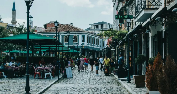 albanija, grad, turizam, &scaron;etnja/Renaldo Kodra