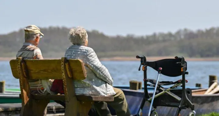 penzioneri njemačka ilustracija /Fenix-magazin