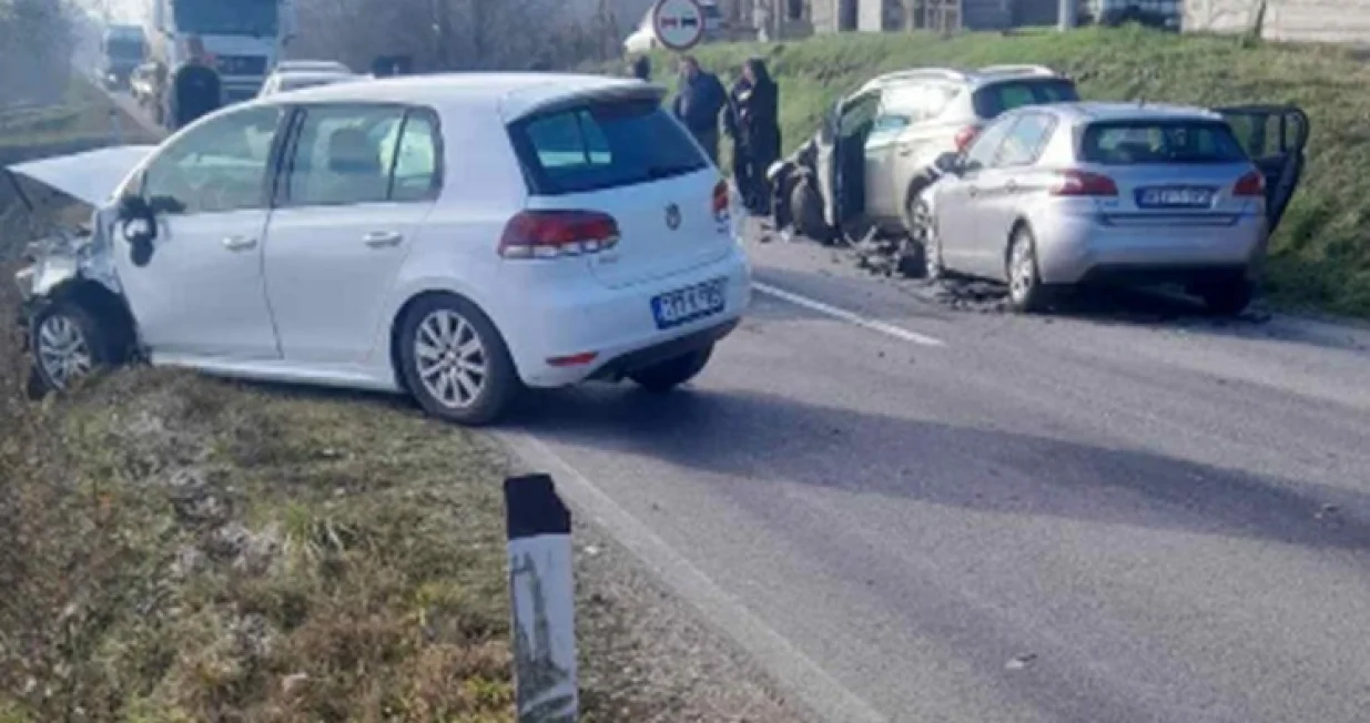 Sudarila se četiri vozila/Viber//