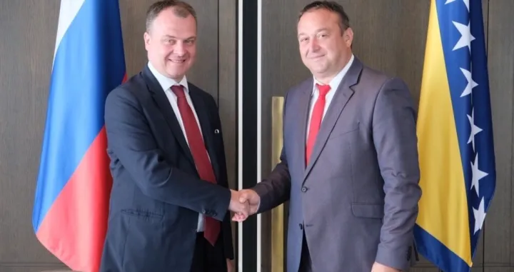 Todorović i &Scaron;olajev prilikom potpisivanja sporazuma/RSE/