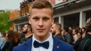 Mladi Mirzet Veladžić/Društvene Mreže