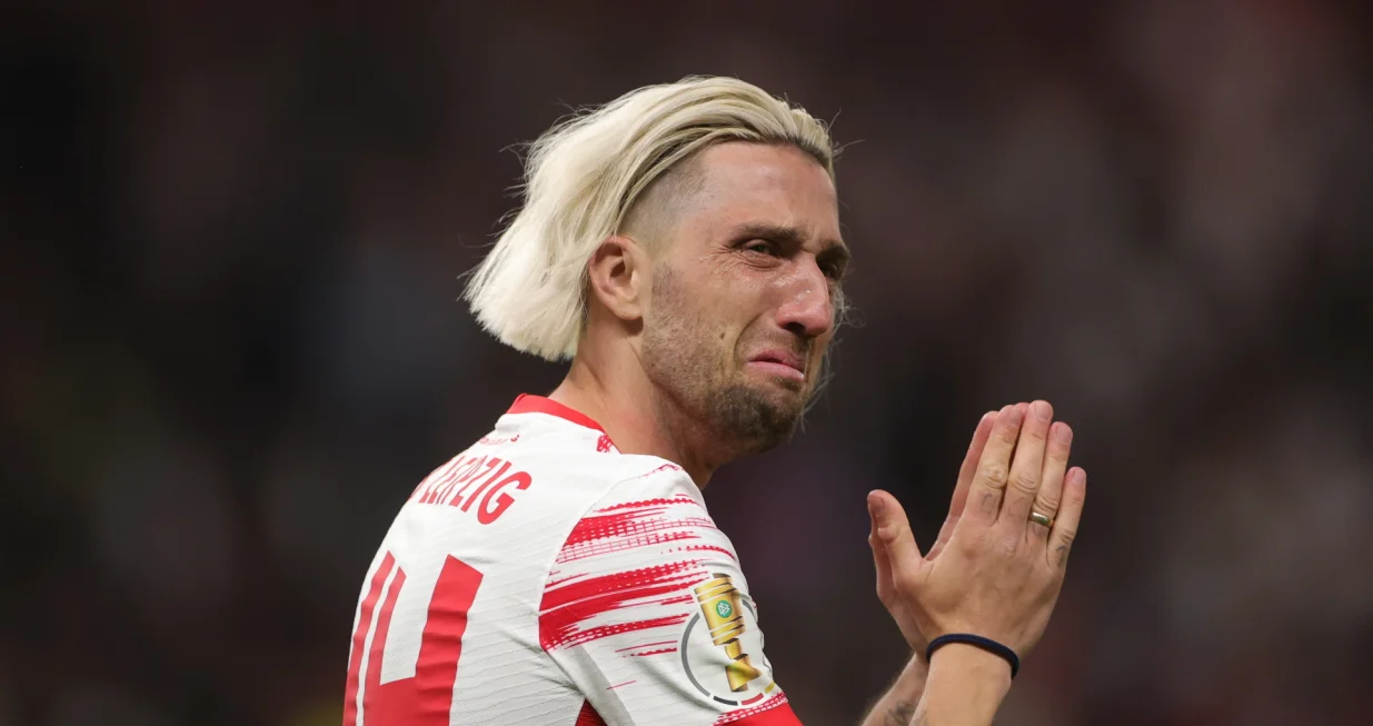 epa09964379 Leipzig's Kevin Kampl celebrates after winning the penalty shootout of the German DFB Cup Final between SC Freiburg and RB Leipzig in Berlin, Germany, 21 May 2022. EPA/Friedemann Vogel CONDITIONS - ATTENTION: The DFB regulations prohibit any use of photographs as image sequences and/or quasi-video./Foto: Friedemann Vogel